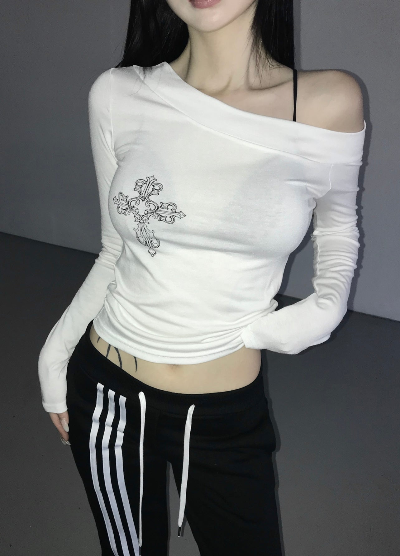 Cross one shoulder long sleeve