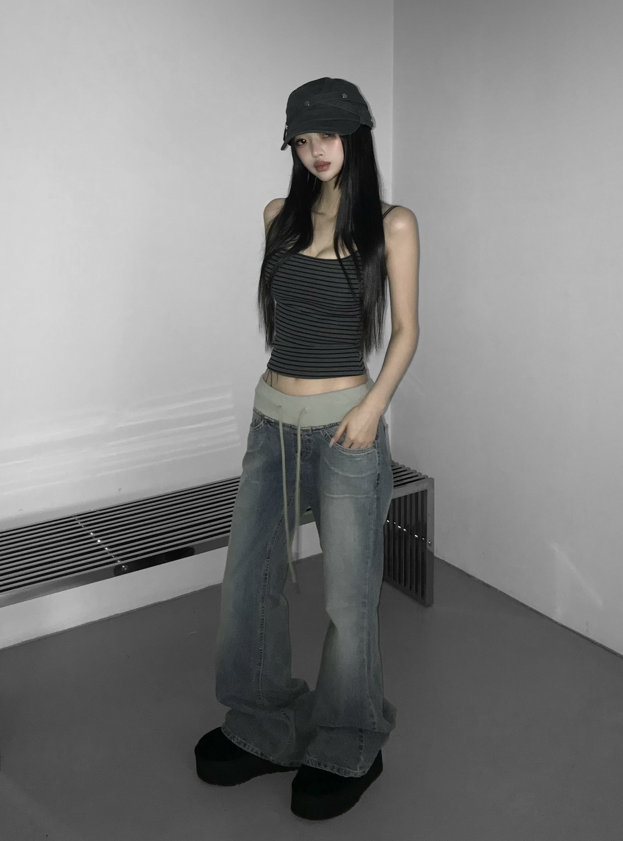 [ ian同款 ] ‘Delulu’ bell-bottom jeans