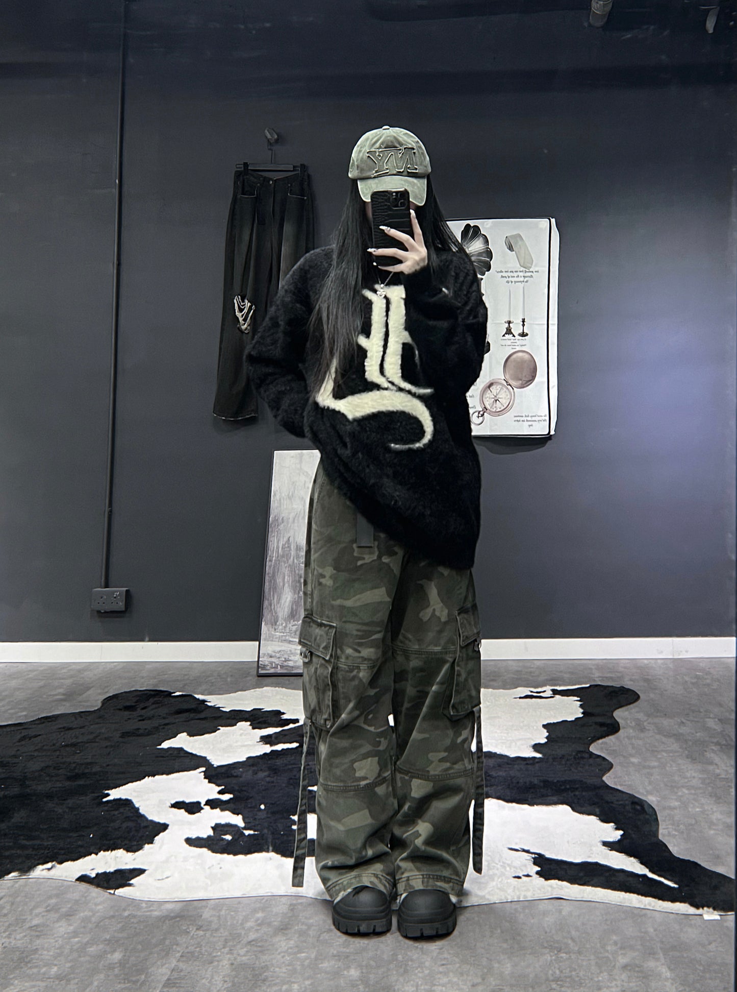 [unisex] ‘ B ‘sweater