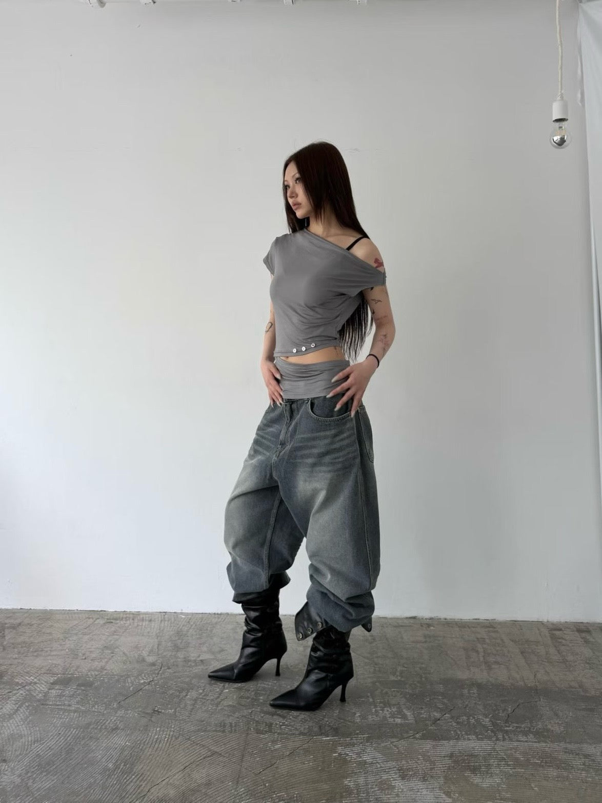 Side hollow out tee