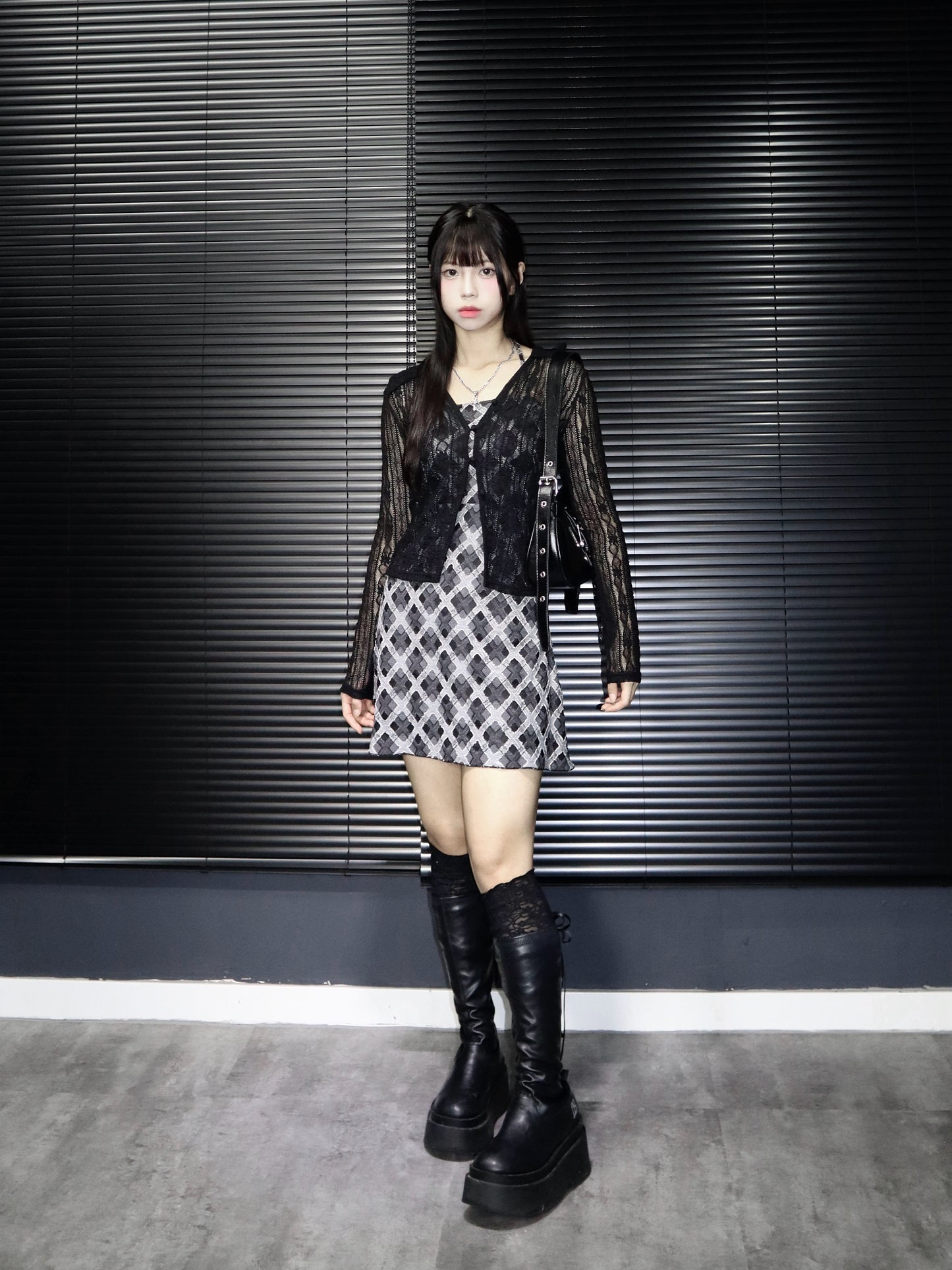 菱形格紋磨毛邊綁帶連衣裙