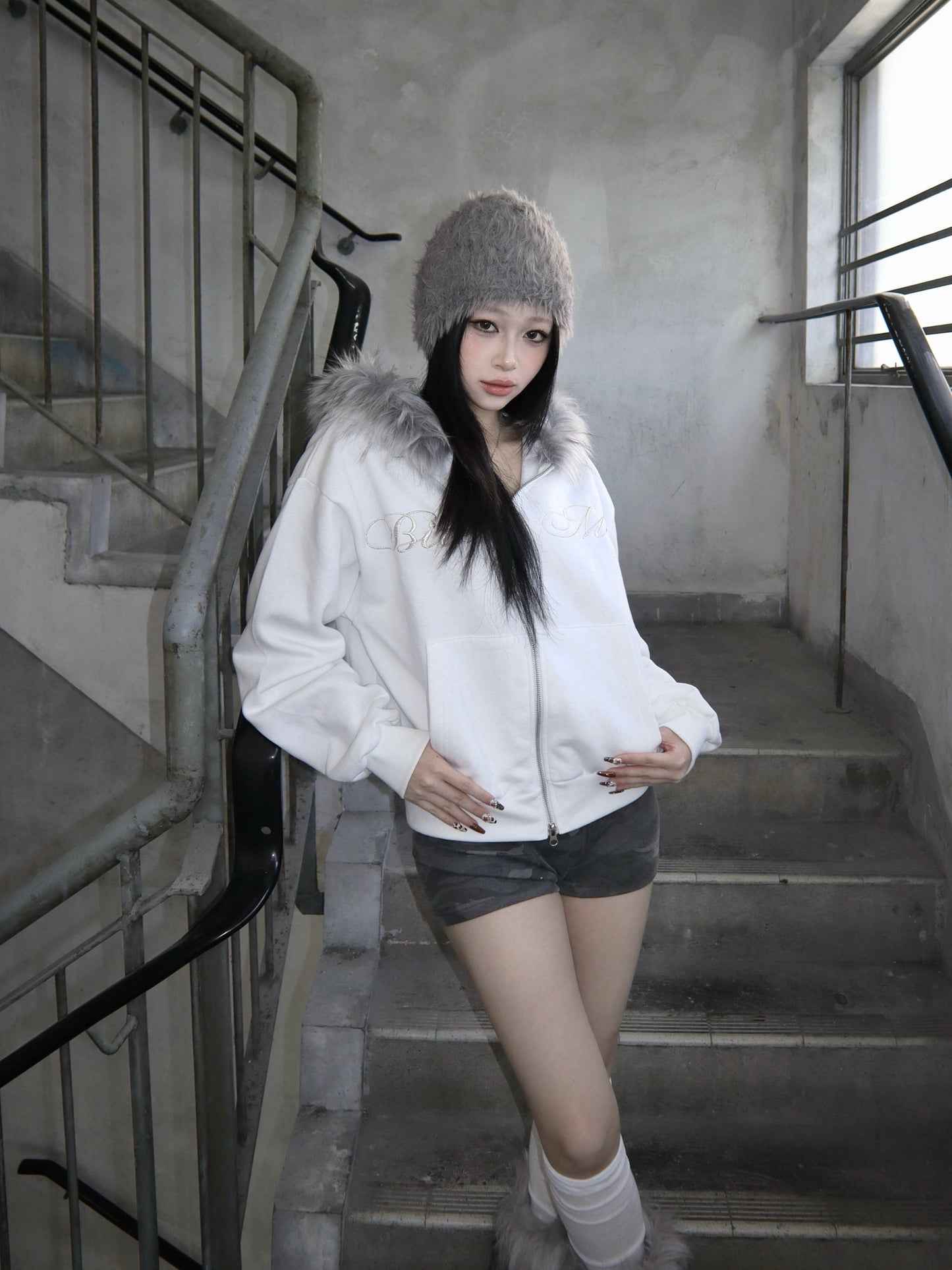 ‘BITE ME’ hoodie zipup