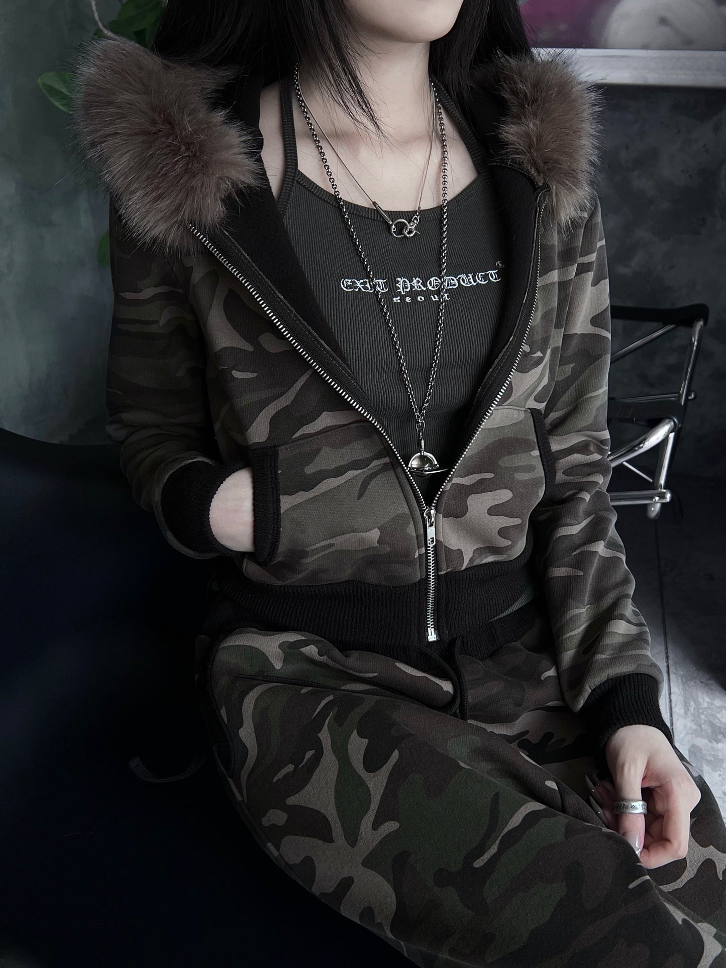 Camouflage fur cropped hoodie zip up