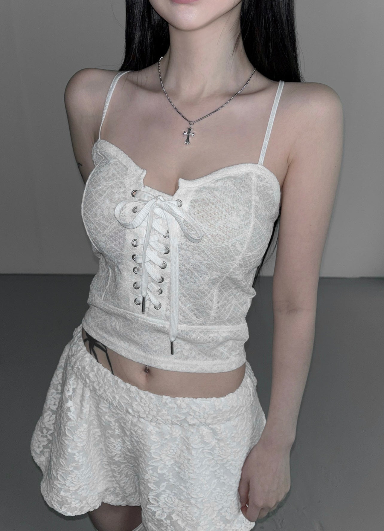 ‘TWINS’ ribbon lace tank top