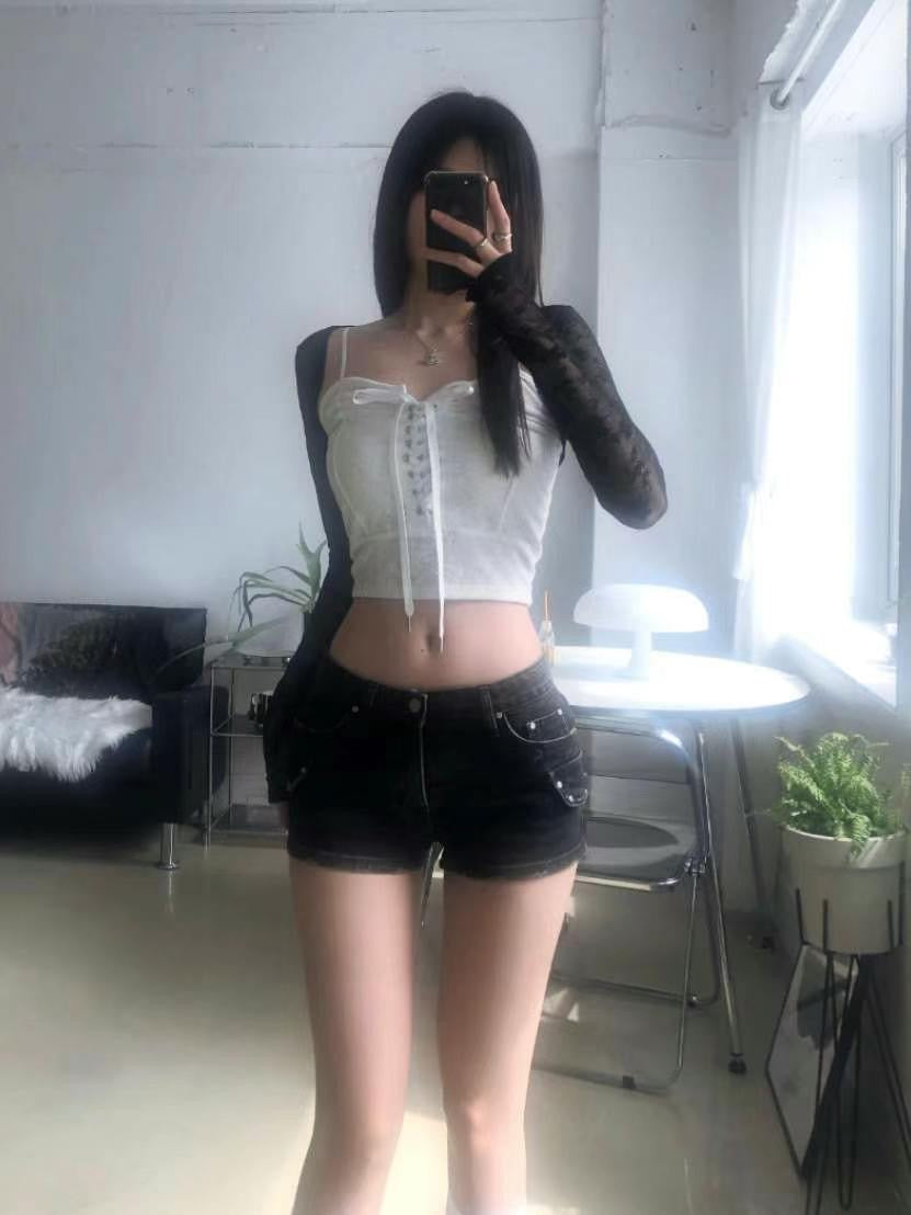 ‘TWINS’ ribbon lace tank top